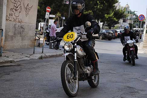 5^ tappa Acquaviva delle Fonti - Moto storiche a Piazza Kennedy alla Milano Taranto per la 5^ tappa di Acquaviva delle Fonti